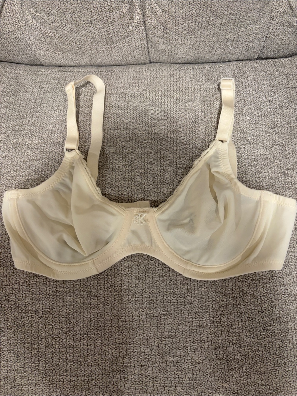 Calvin Klein bra - Size 34B - Ivory - LIKE NEW!!     women’s bras